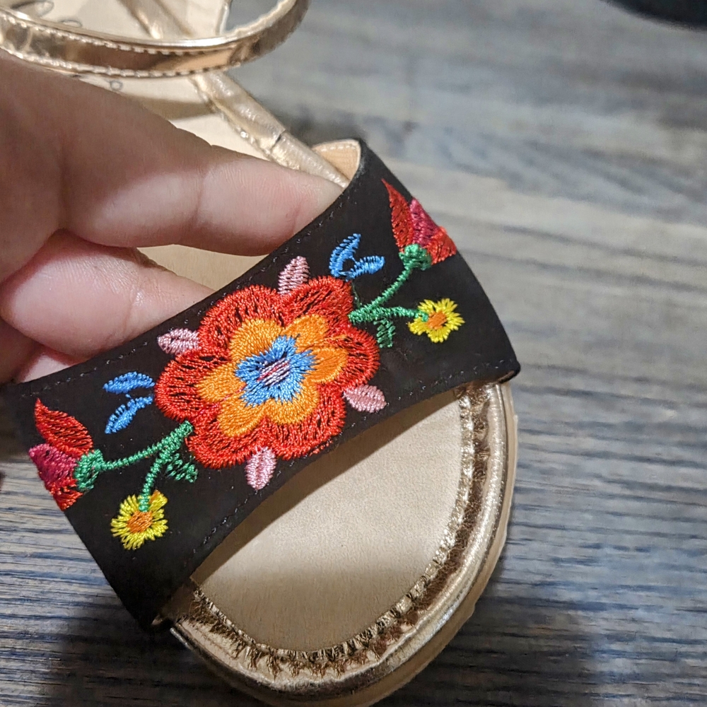 Embroidered Kid Flower Sandals Mexico Size 19 or in US Size 12